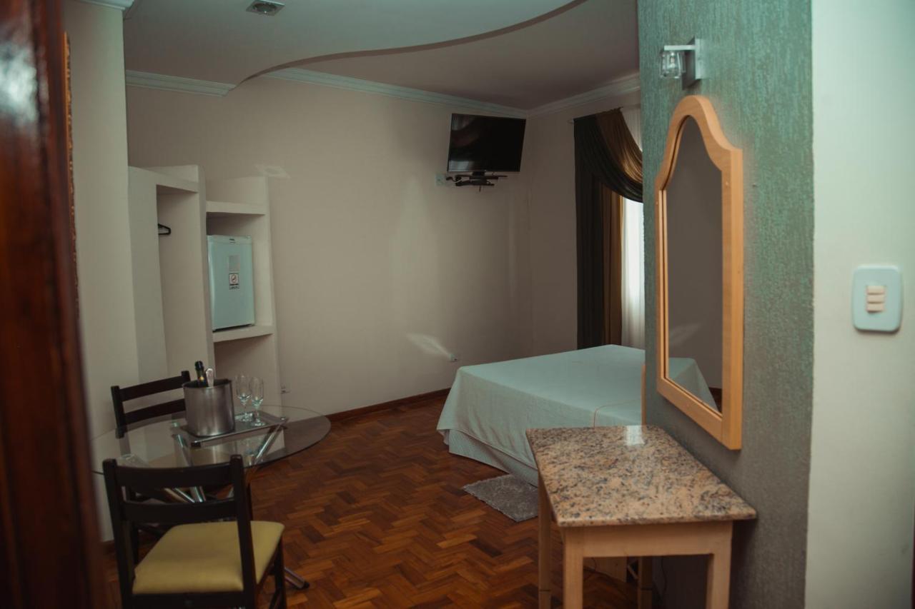 Hotel Meri Conselheiro Lafaiete Exteriér fotografie